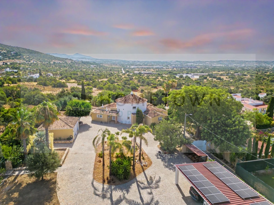 Moradia T4 para Venda em Santa Barbara de Nexe Foto 34