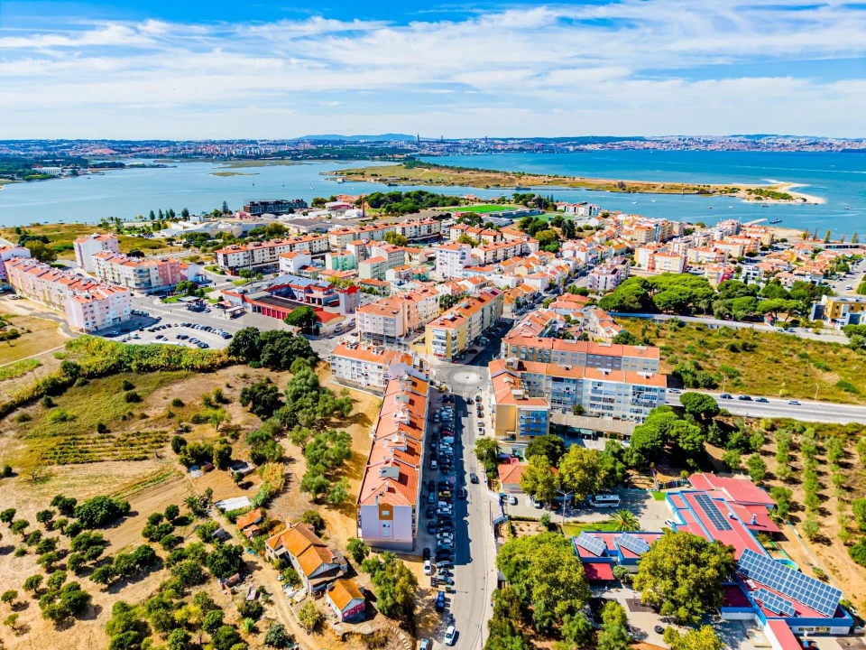 Apartamento T3 para Venda em Seixal, Arrentela e Aldeia de Paio Pires Foto 8