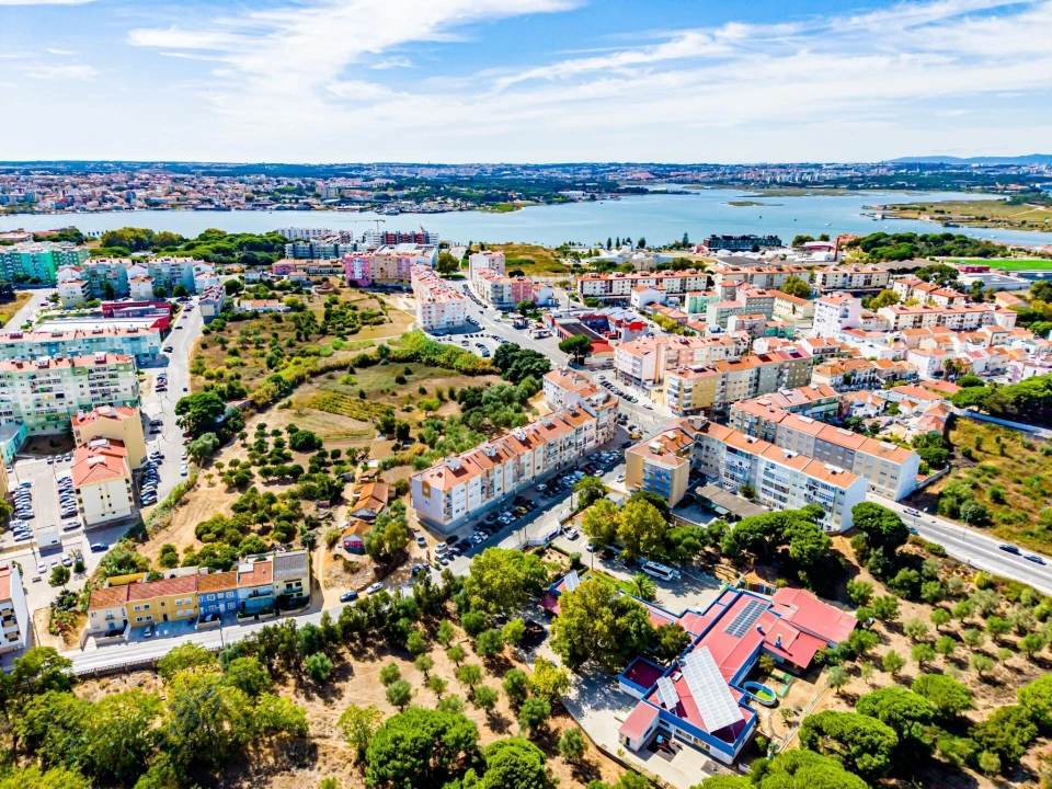 Apartamento T3 para Venda em Seixal, Arrentela e Aldeia de Paio Pires Foto 13