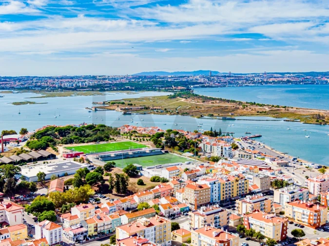 Apartamento T3 para Venda em Seixal, Arrentela e Aldeia de Paio Pires Foto 47