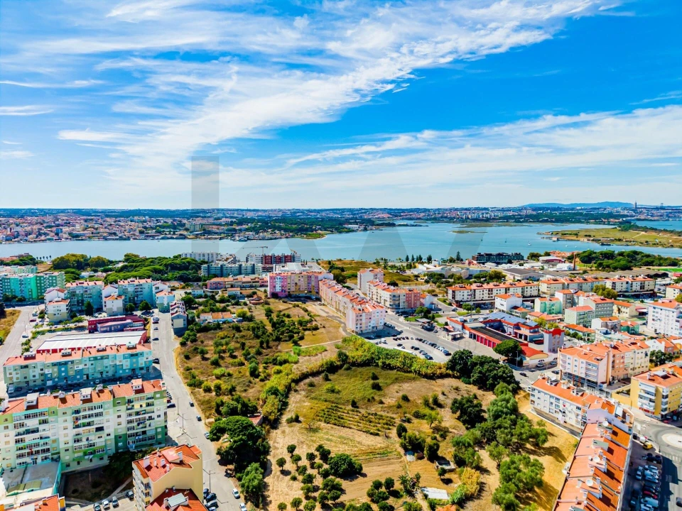 Apartamento T3 para Venda em Seixal, Arrentela e Aldeia de Paio Pires Foto 43
