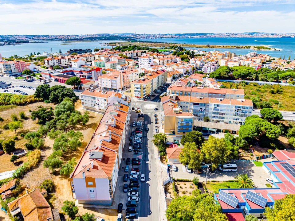 Apartamento T3 para Venda em Seixal, Arrentela e Aldeia de Paio Pires Foto 27