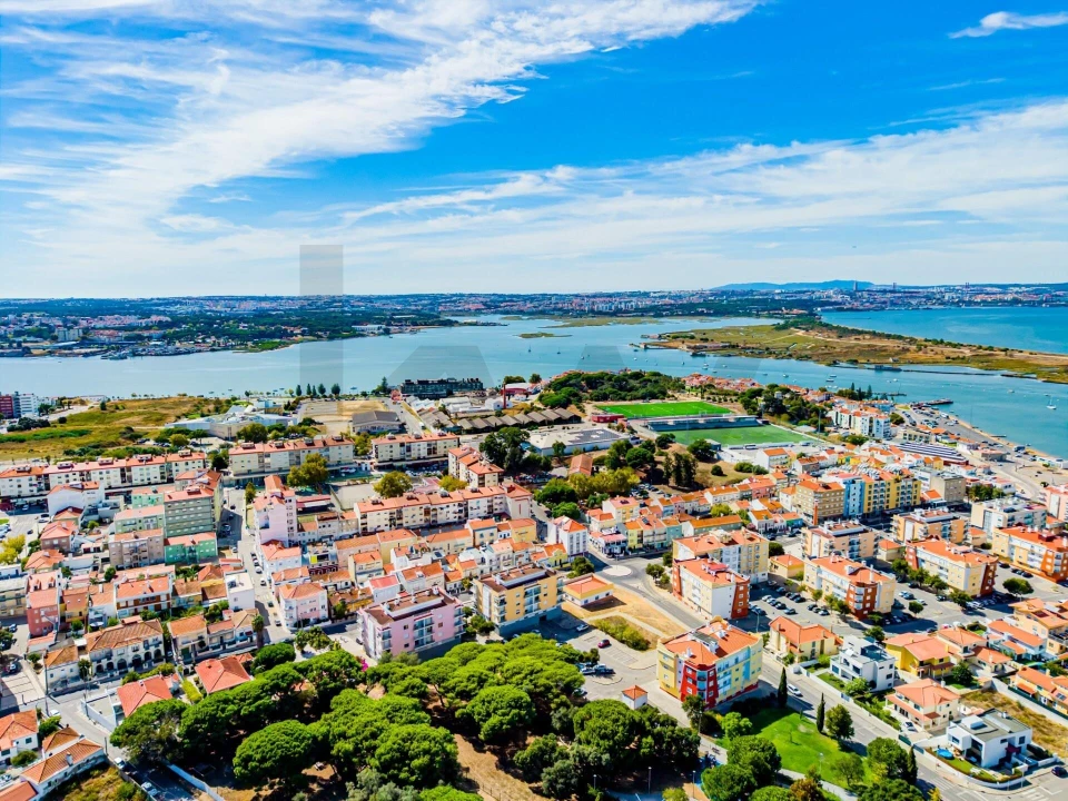 Apartamento T3 para Venda em Seixal, Arrentela e Aldeia de Paio Pires Foto 48