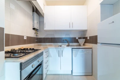 Apartamento T1 para Arrendamento em Santo António