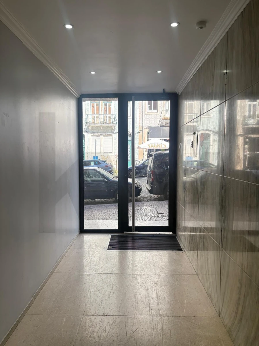 Apartamento T1 para Arrendamento em Santo António Foto 2