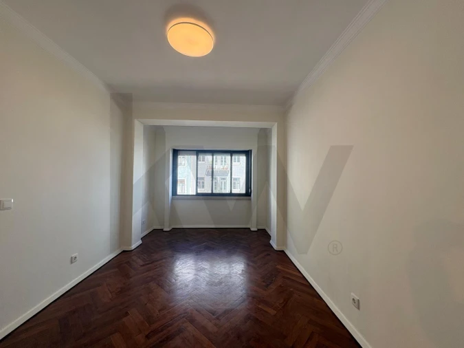 Apartamento T1 para Arrendamento em Santo António Foto 6