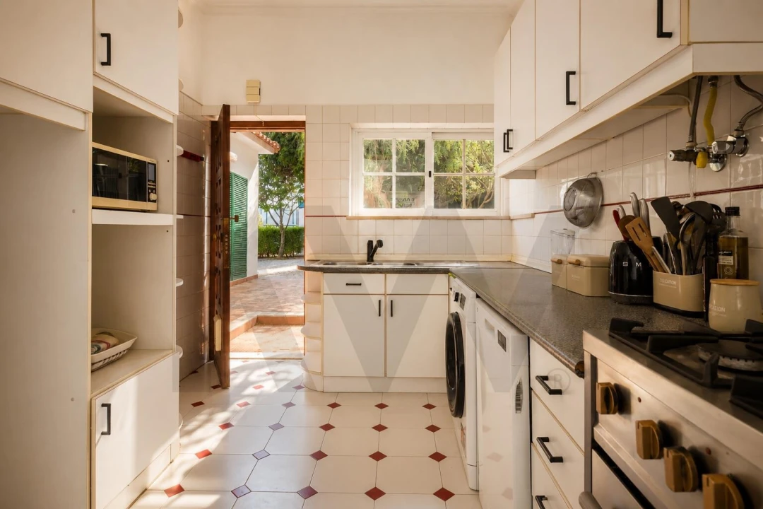 Moradia T4 para Venda em Alcabideche Foto 7
