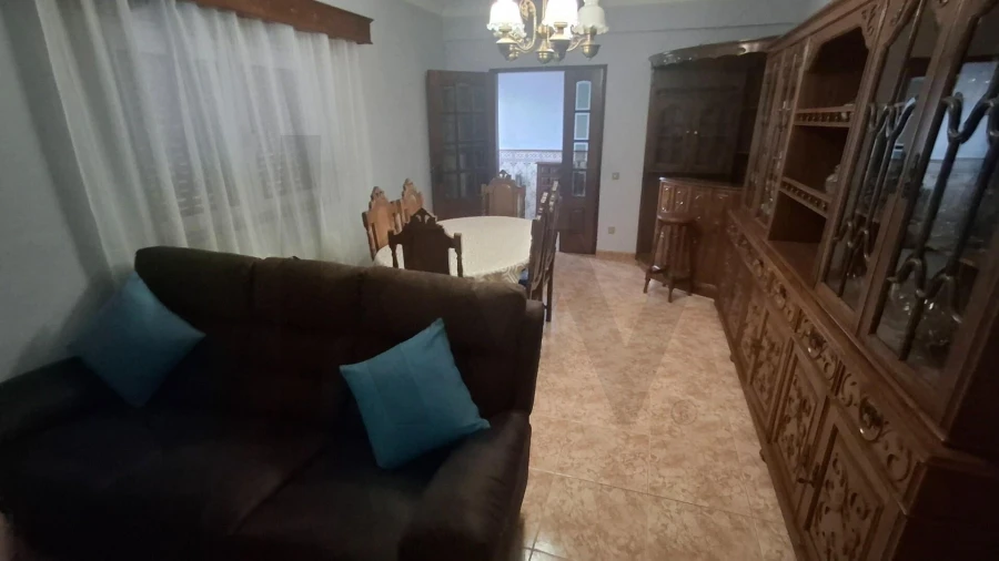 Moradia T4 para Venda em Abraveses Foto 6