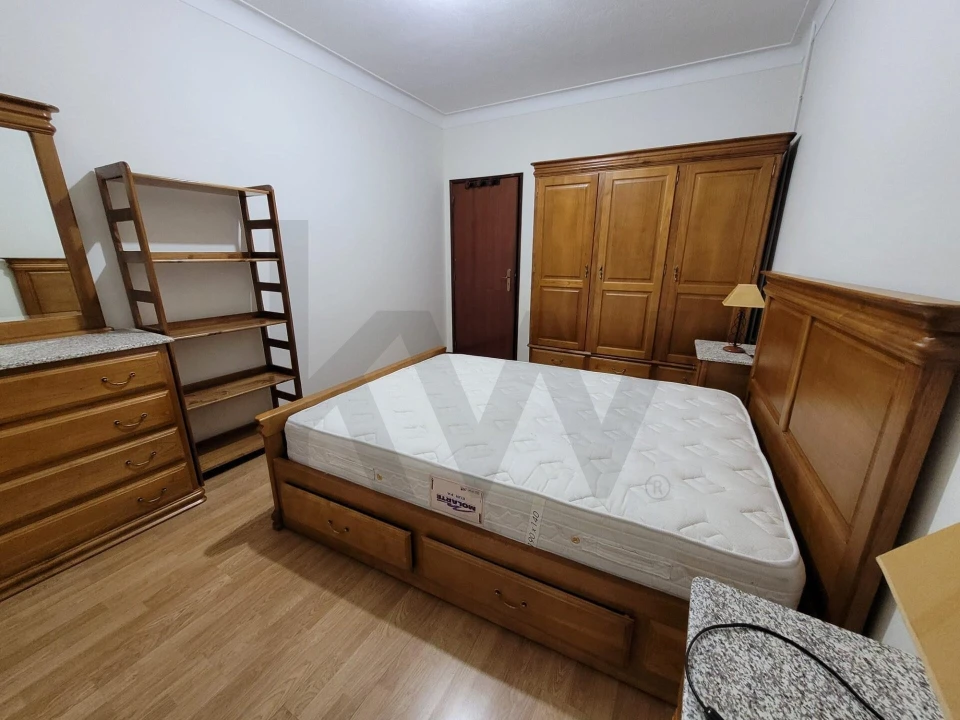Moradia T4 para Venda em Abraveses Foto 10