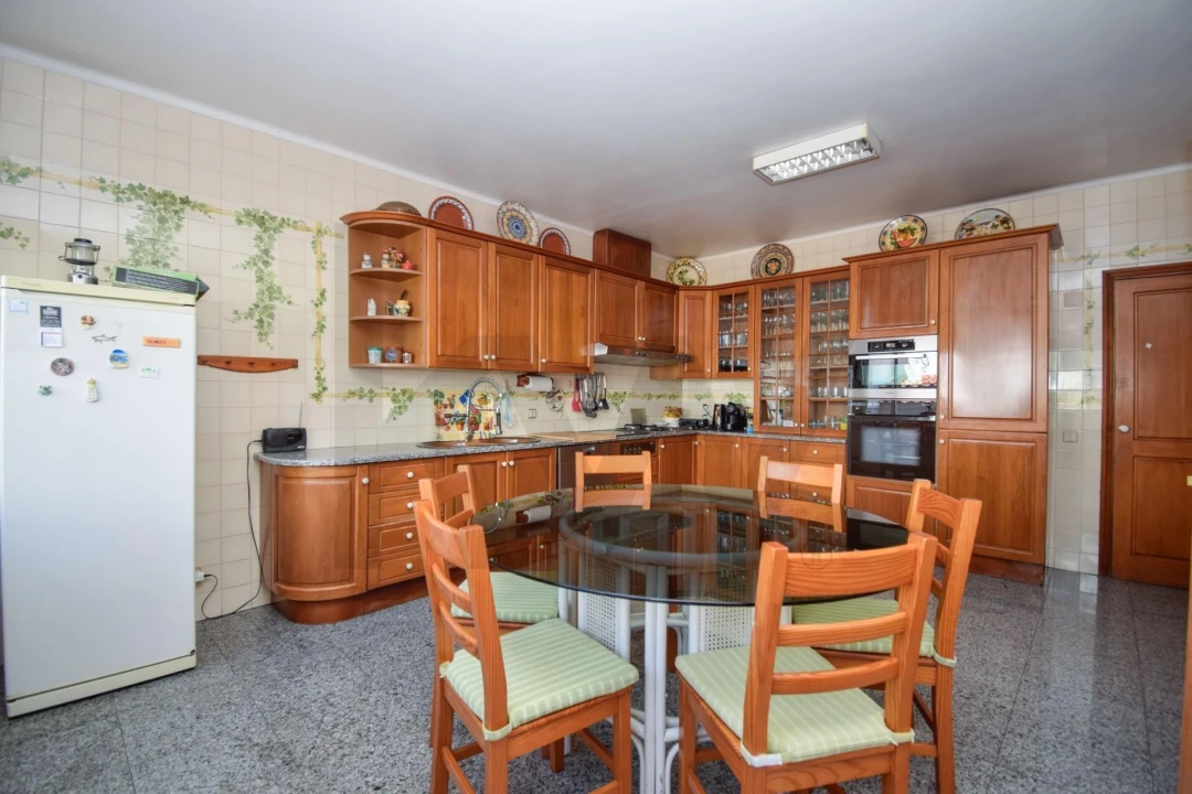 Moradia T6 para Venda em Carcavelos e Parede Foto 17