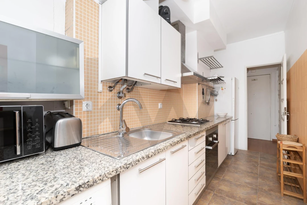 Apartamento T1 para Arrendamento em Avenidas Novas Foto 11