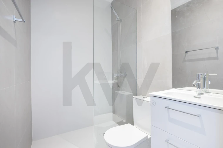 Apartamento T1 para Arrendamento em Avenidas Novas Foto 8