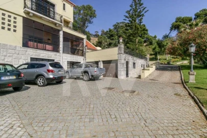 Moradia T12 para Venda em Costa da Caparica