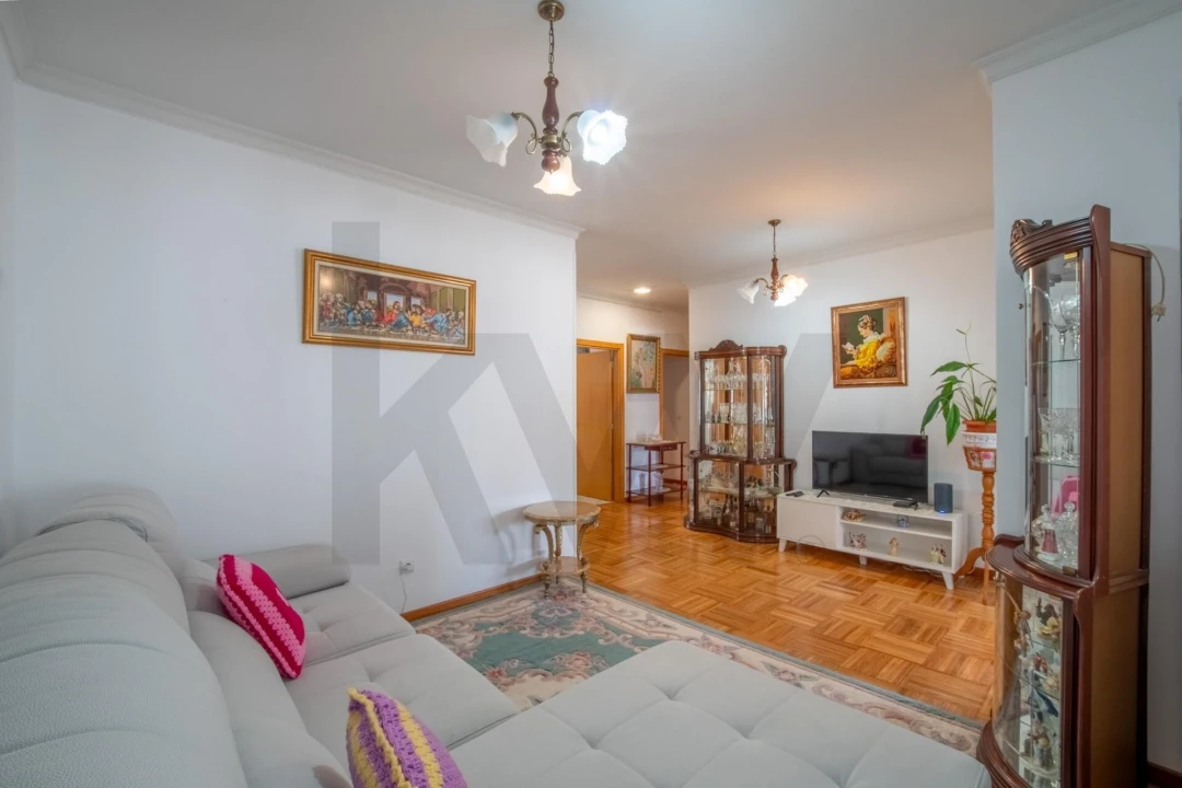 Apartamento T2 para Venda em Caniço Foto 9