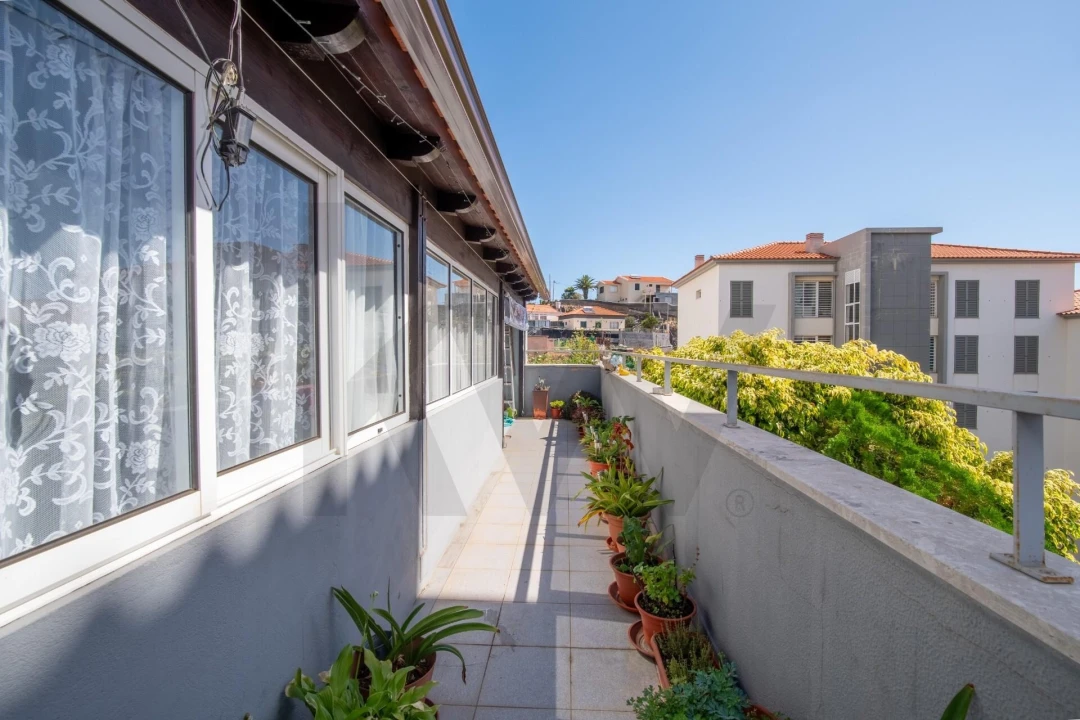 Apartamento T2 para Venda em Caniço Foto 36
