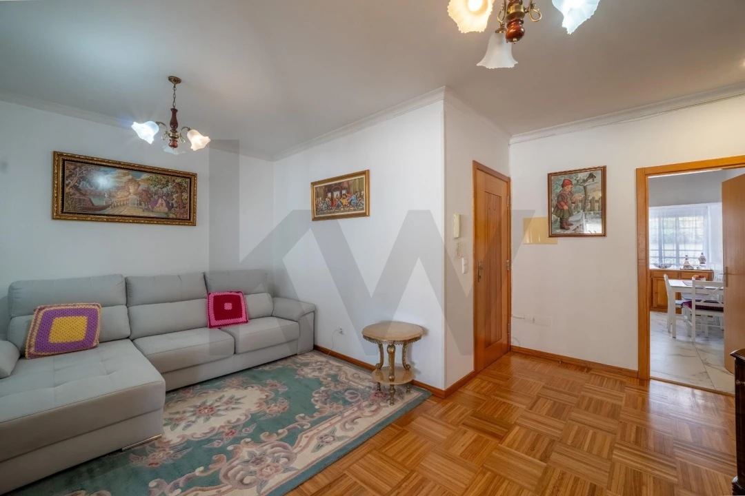 Apartamento T2 para Venda em Caniço Foto 11