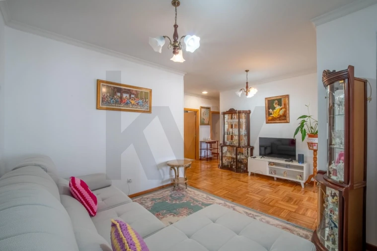 Apartamento T2 para Venda em Caniço Foto 9