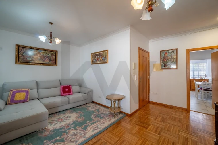 Apartamento T2 para Venda em Caniço Foto 11