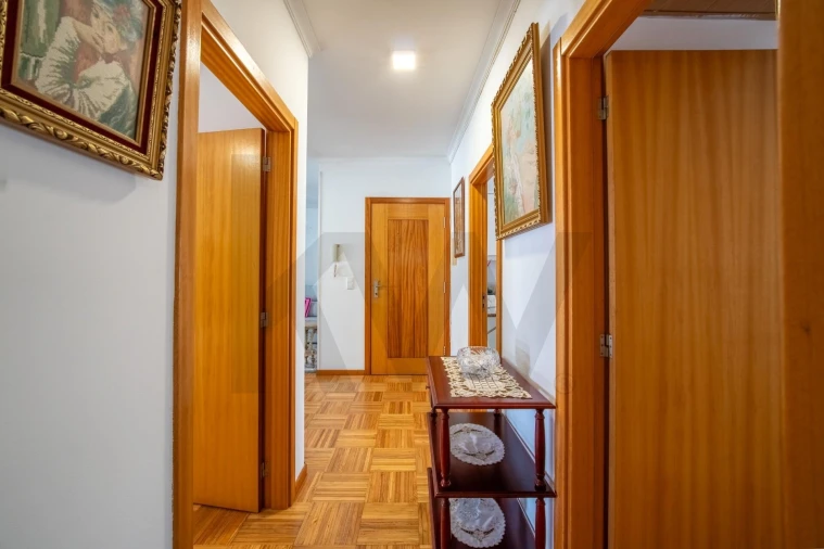 Apartamento T2 para Venda em Caniço Foto 27