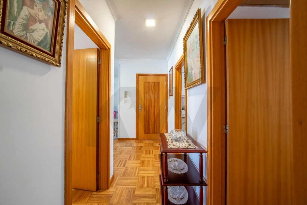 Apartamento T2 para Venda em Caniço Foto 27