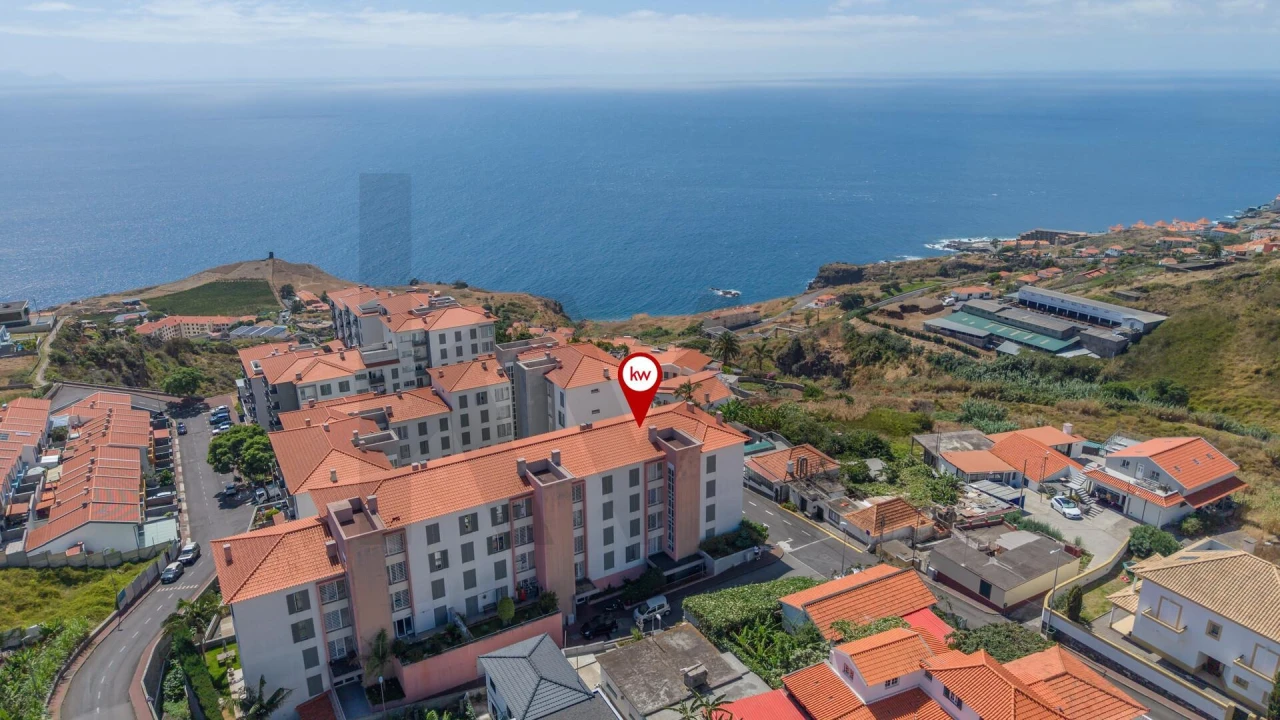 Apartamento T2 para Venda em Caniço Foto 1