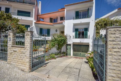 Moradia T6 para Arrendamento em Carcavelos e Parede