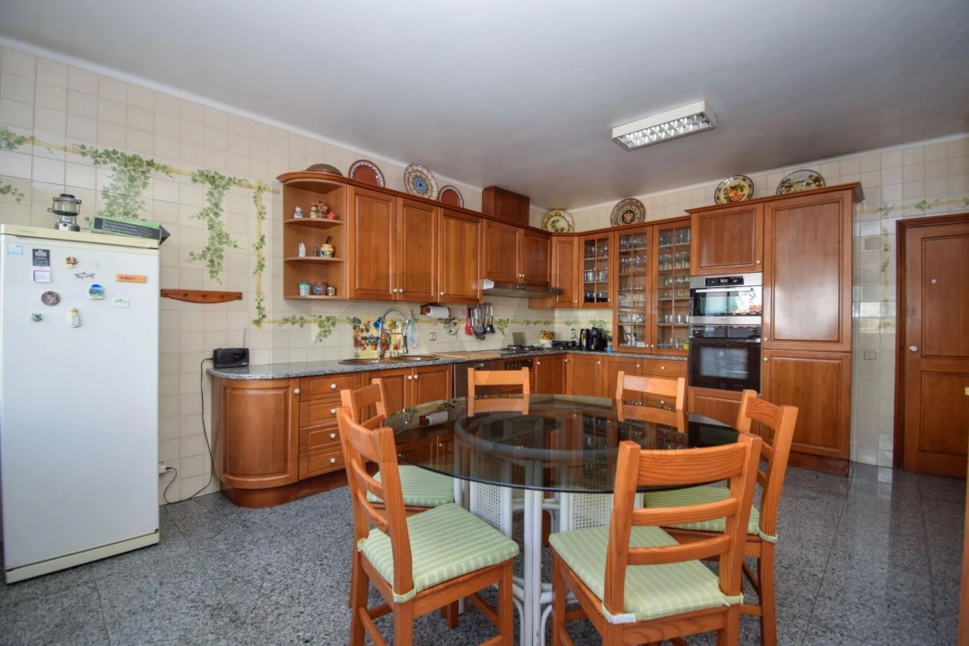 Moradia T6 para Arrendamento em Carcavelos e Parede Foto 16