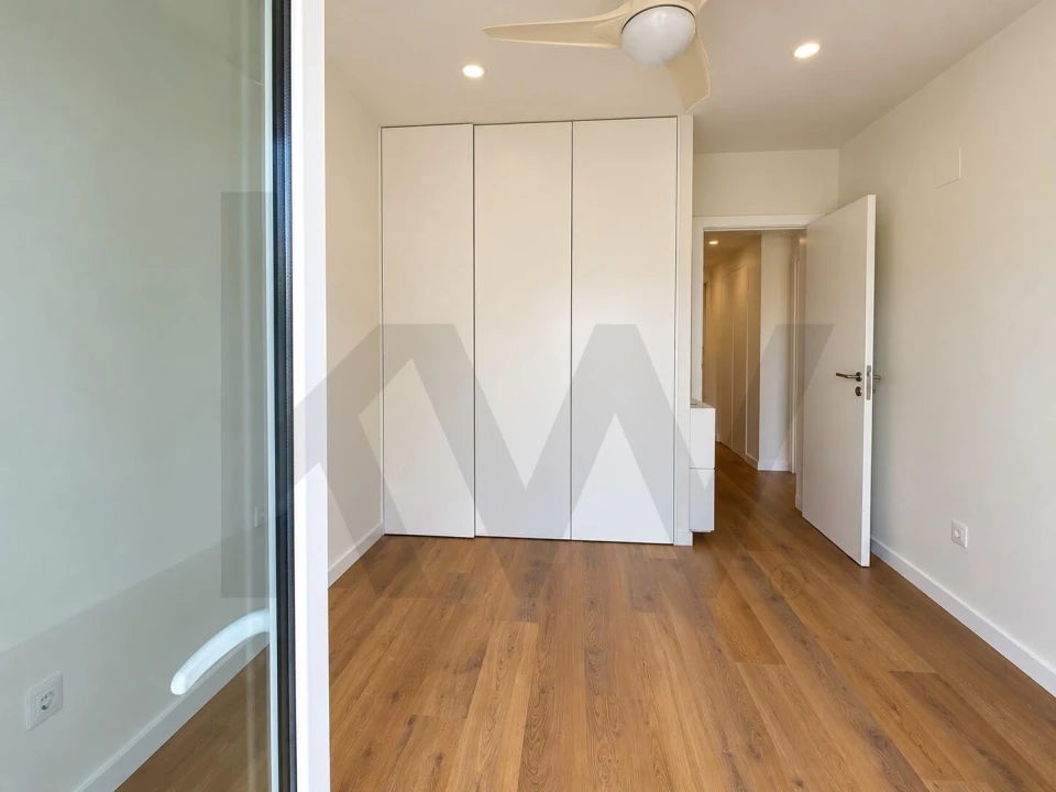 Apartamento T2 para Arrendamento em Mina de Água Foto 13