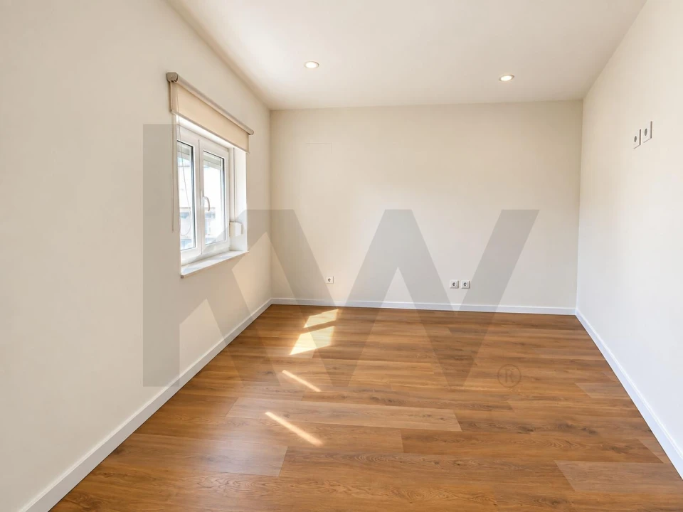 Apartamento T2 para Arrendamento em Mina de Água Foto 17
