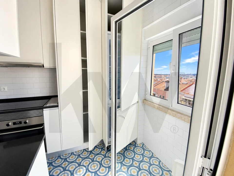 Apartamento T2 para Arrendamento em Mina de Água Foto 5