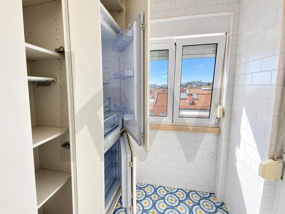 Apartamento T2 para Arrendamento em Mina de Água Foto 4