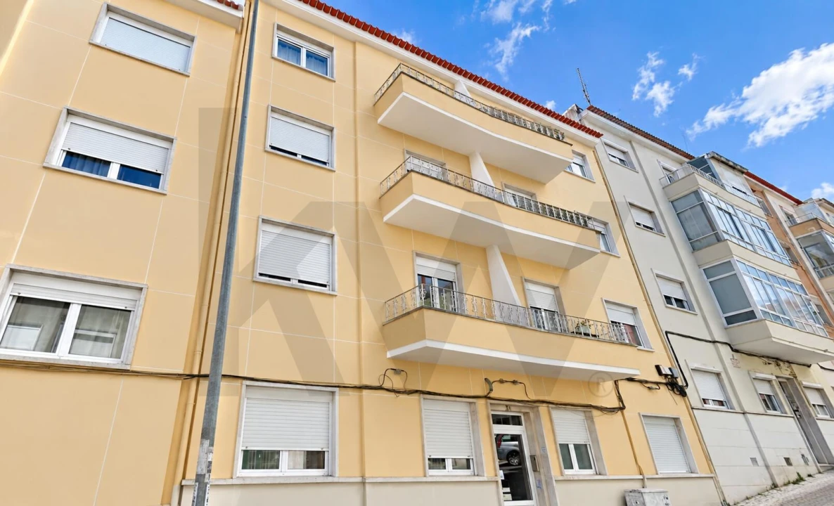 Apartamento T2 para Arrendamento em Mina de Água Foto 1