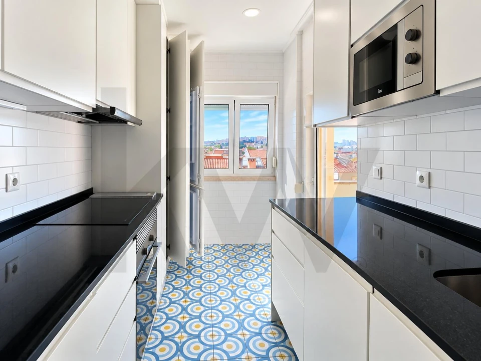 Apartamento T2 para Arrendamento em Mina de Água Foto 3