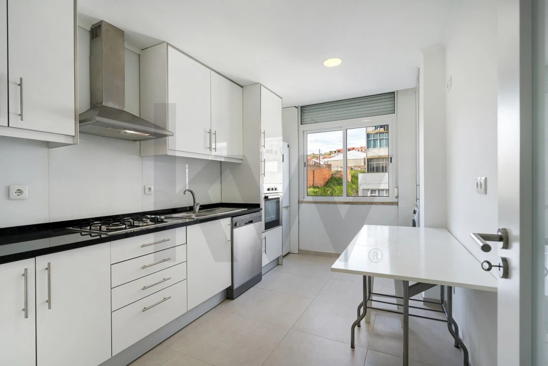 Apartamento T2 para Arrendamento em Ajuda Foto 9