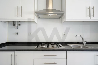 Apartamento T2 para Arrendamento em Ajuda