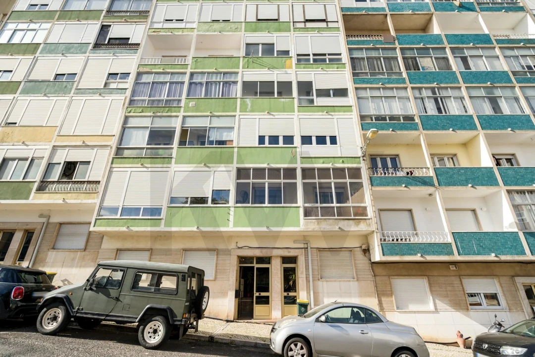 Apartamento T2 para Arrendamento em Ajuda Foto 2
