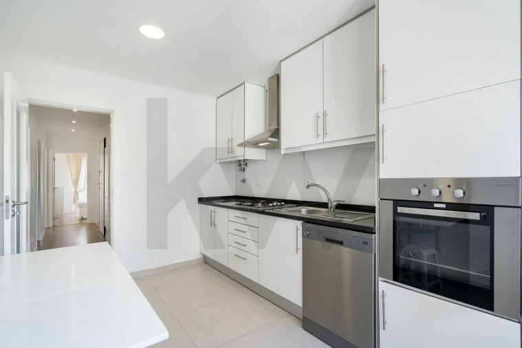 Apartamento T2 para Arrendamento em Ajuda Foto 13