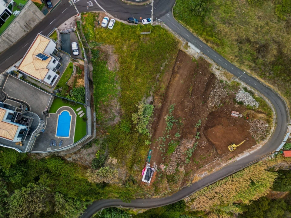 Terreno para Venda em Ribeira Brava Foto 3