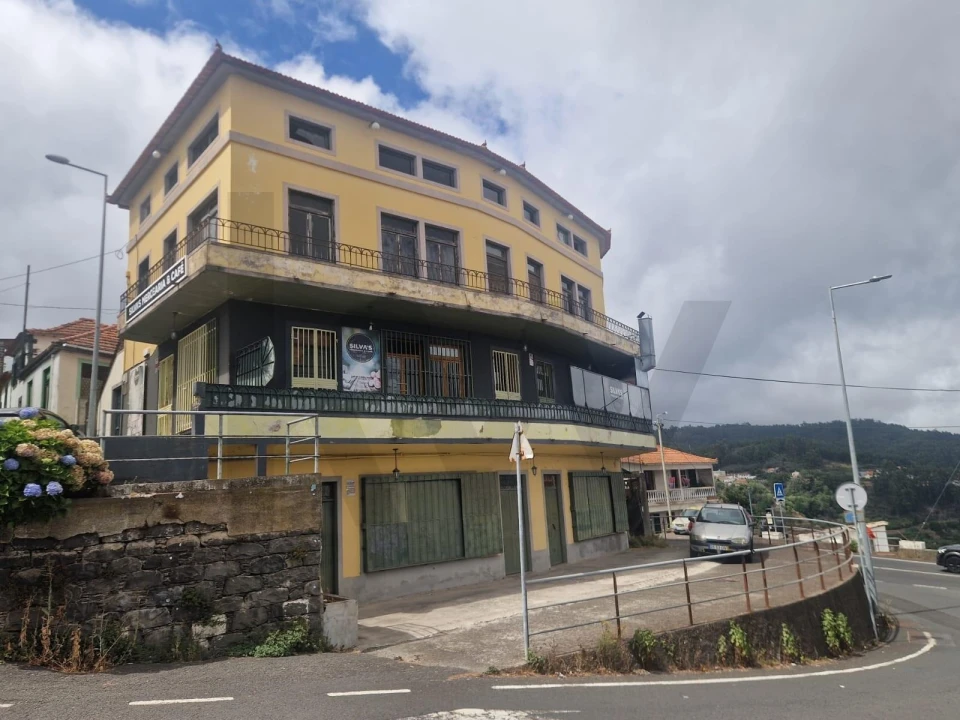 Prédio para Venda em Camacha Foto 1