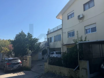Prédio para Venda em Arrifana