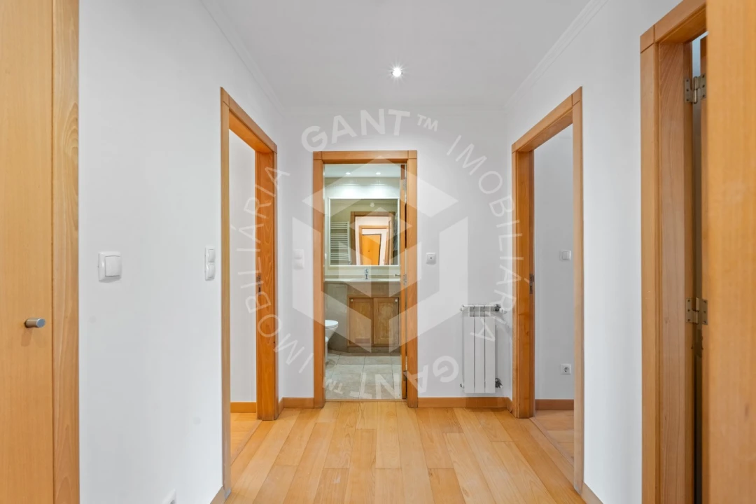 Apartamento T3 para Arrendamento em Carnaxide e Queijas Foto 6