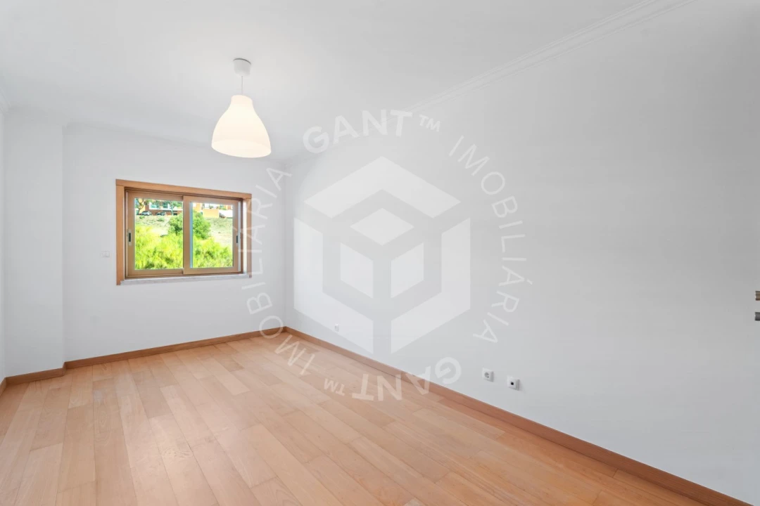 Apartamento T3 para Arrendamento em Carnaxide e Queijas Foto 9