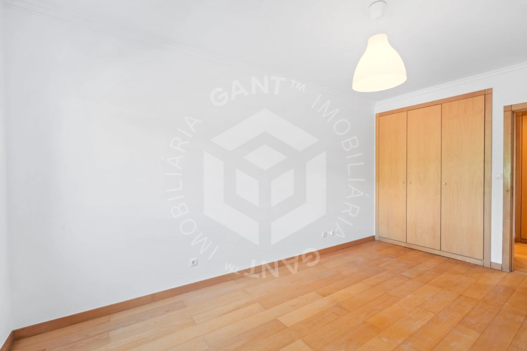 Apartamento T3 para Arrendamento em Carnaxide e Queijas Foto 10