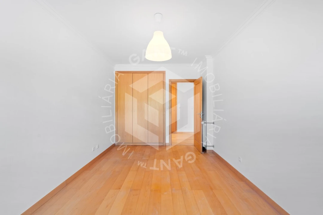 Apartamento T3 para Arrendamento em Carnaxide e Queijas Foto 11