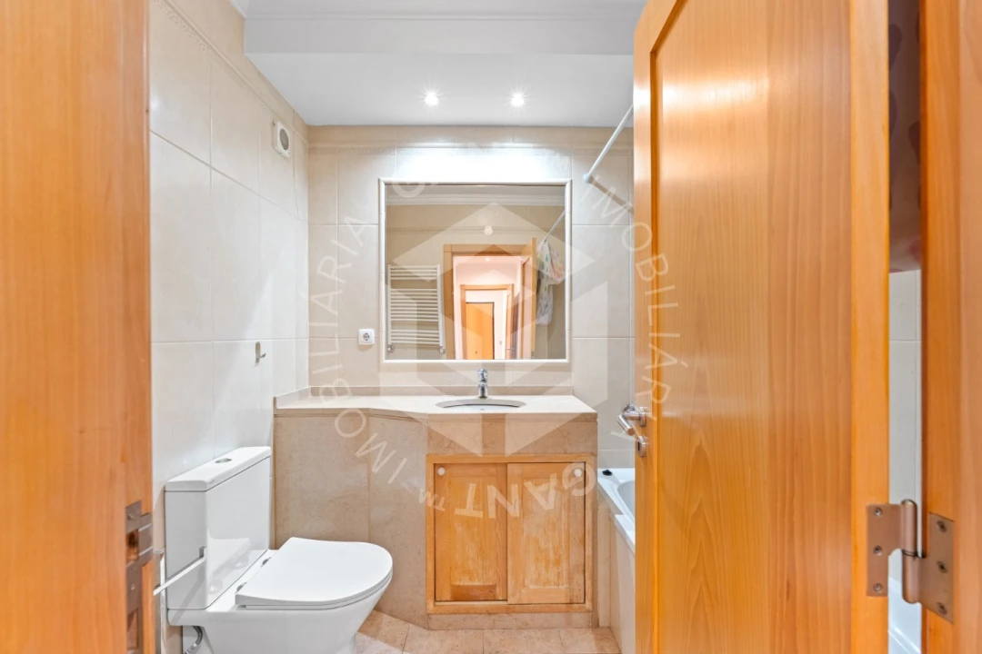 Apartamento T3 para Arrendamento em Carnaxide e Queijas Foto 12
