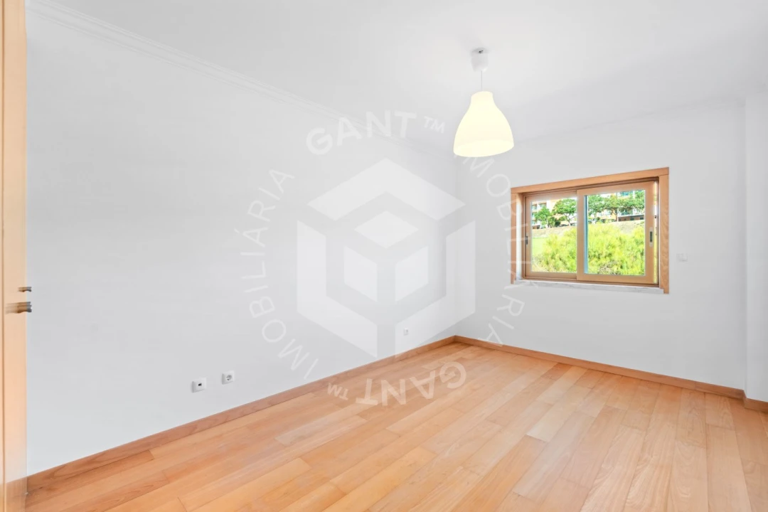 Apartamento T3 para Arrendamento em Carnaxide e Queijas Foto 13