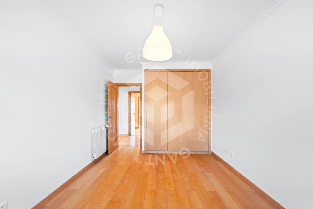 Apartamento T3 para Arrendamento em Carnaxide e Queijas Foto 14