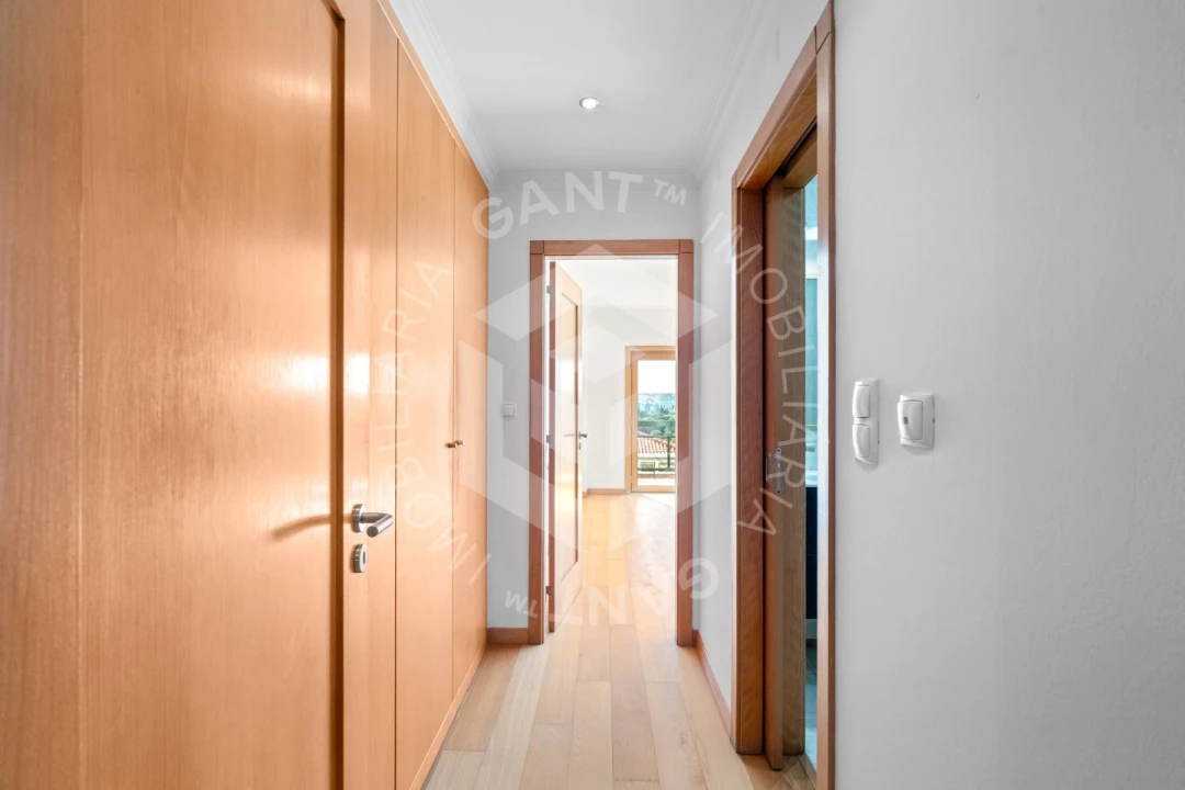 Apartamento T3 para Arrendamento em Carnaxide e Queijas Foto 16