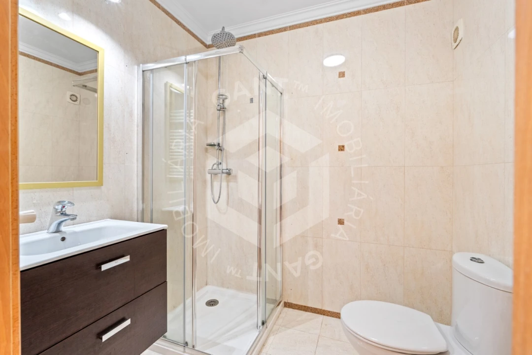Apartamento T3 para Arrendamento em Carnaxide e Queijas Foto 17