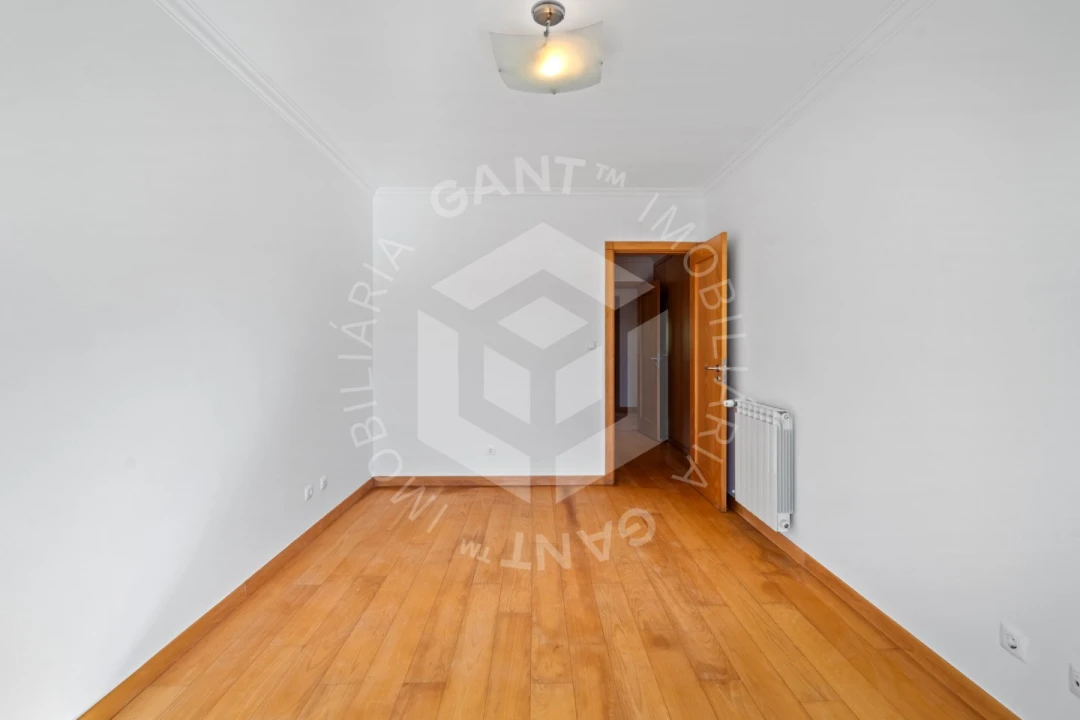 Apartamento T3 para Arrendamento em Carnaxide e Queijas Foto 20